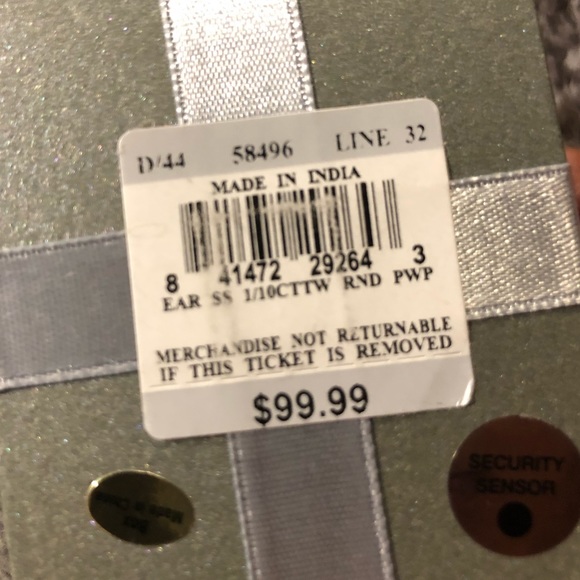 1/10 CTTW earrings. - Picture 4 of 4